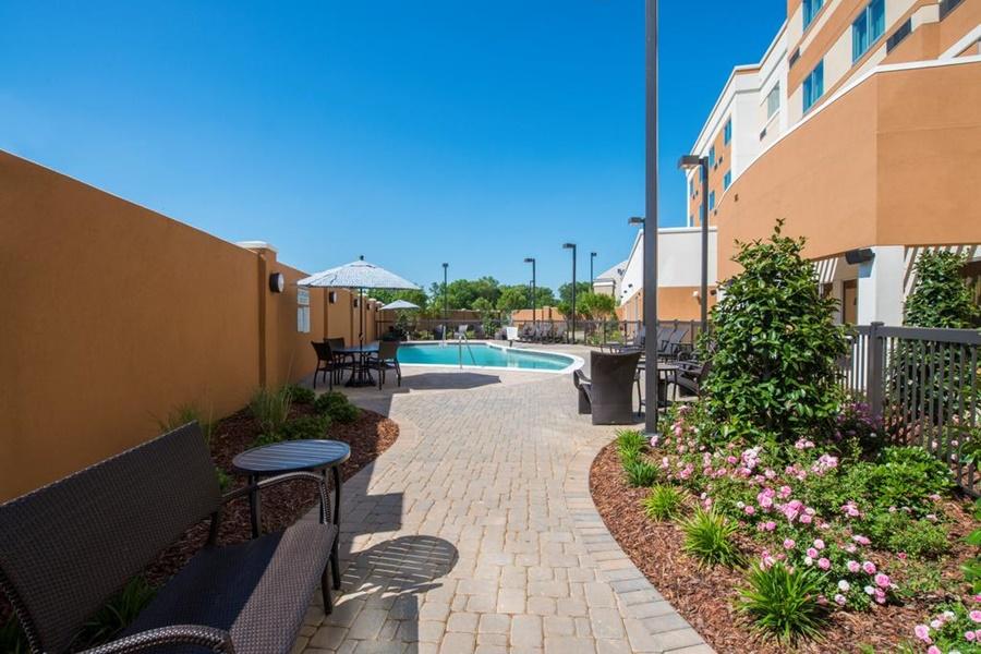 Hotel Courtyard By Marriott Columbus Exterior foto